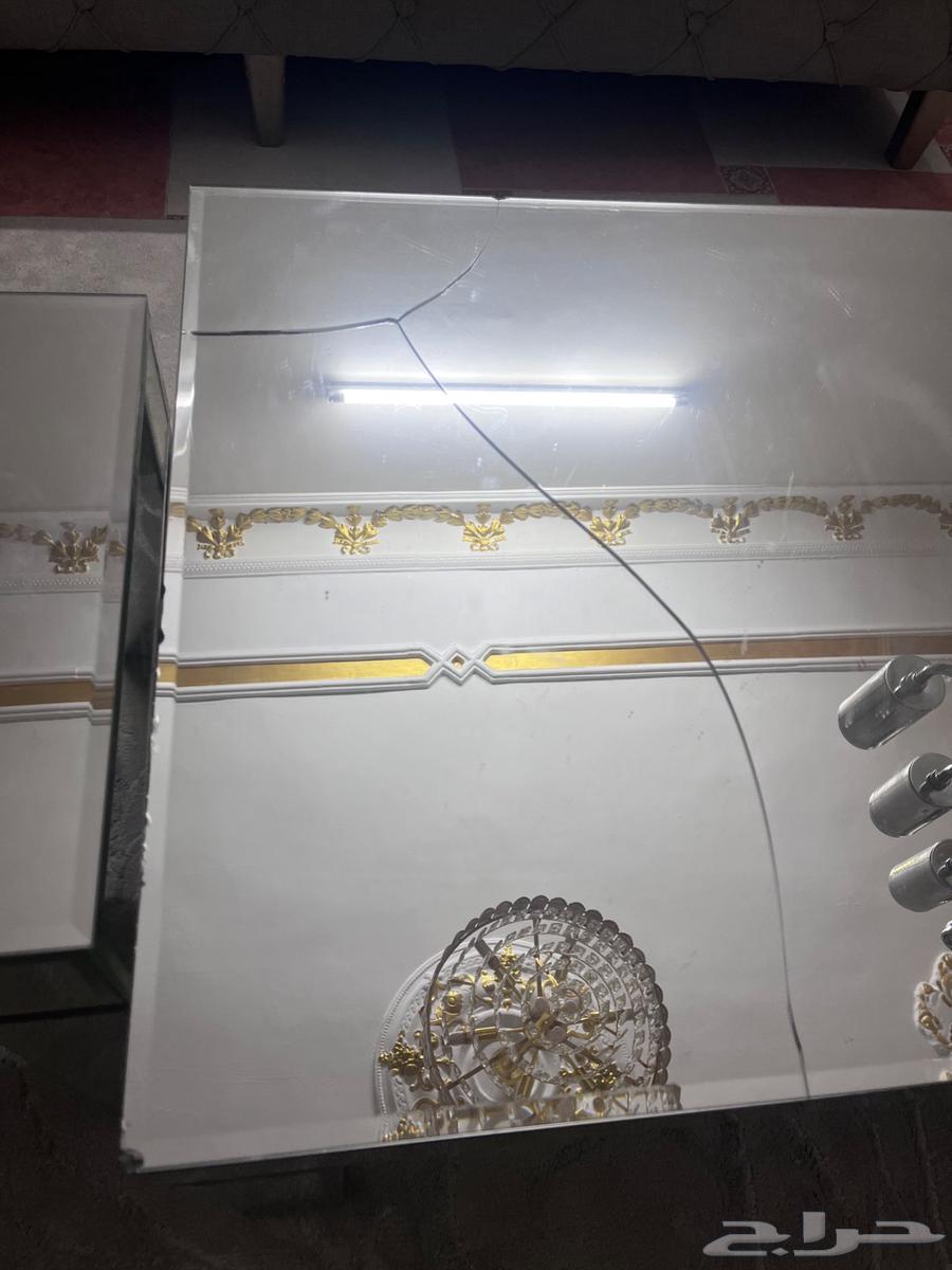 Durable glass tables64501684351618112