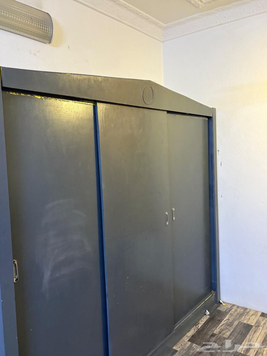 دولاب وكرسيين وتسريحه با 5064501907070466114