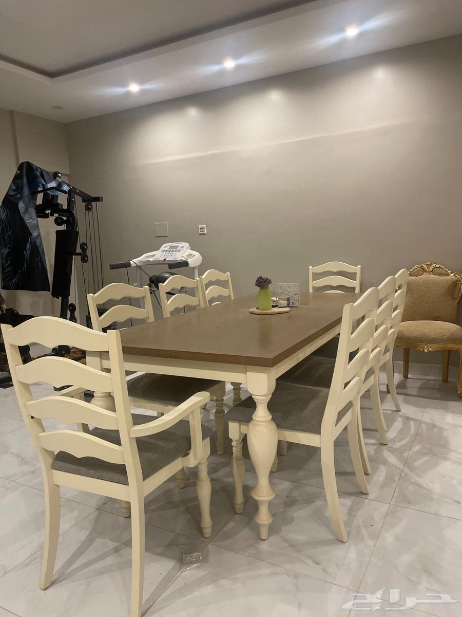 غرفة طعام 8 كراسي مع البوفيه لم تستخدم من هوم سنتر64502556553474114