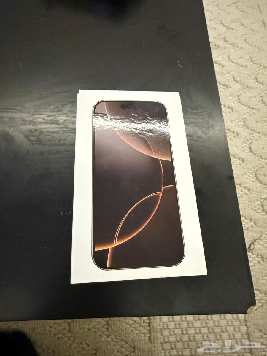 ايفون 16 برو صغير كبر اصبع اليد64495789551873114