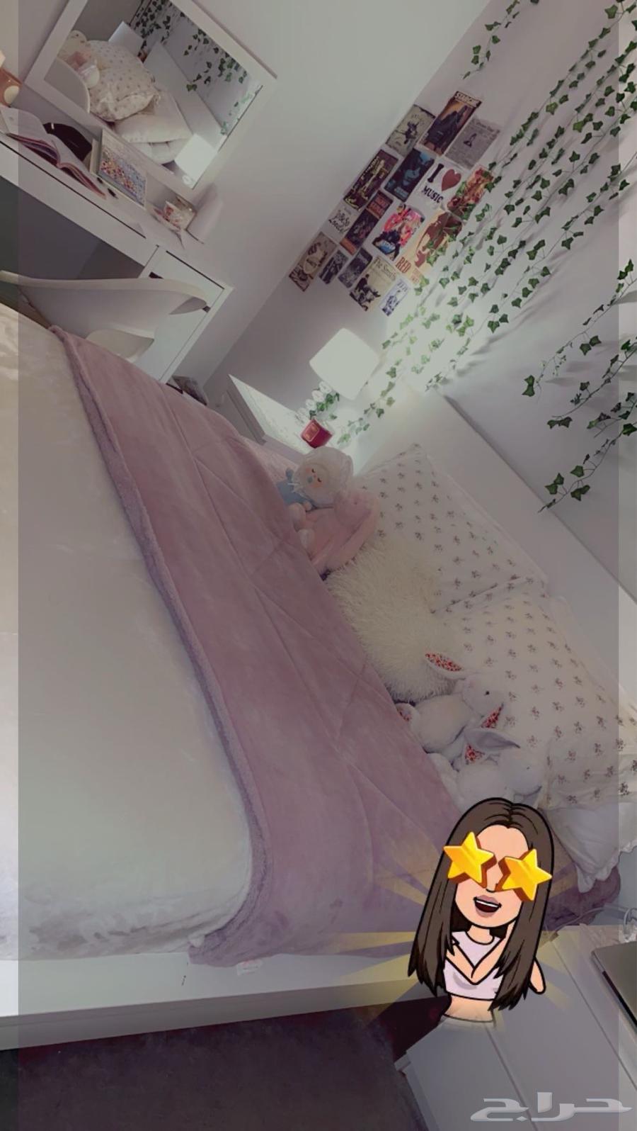 Ikea bed with its design, size 180 by 20064502542653826111