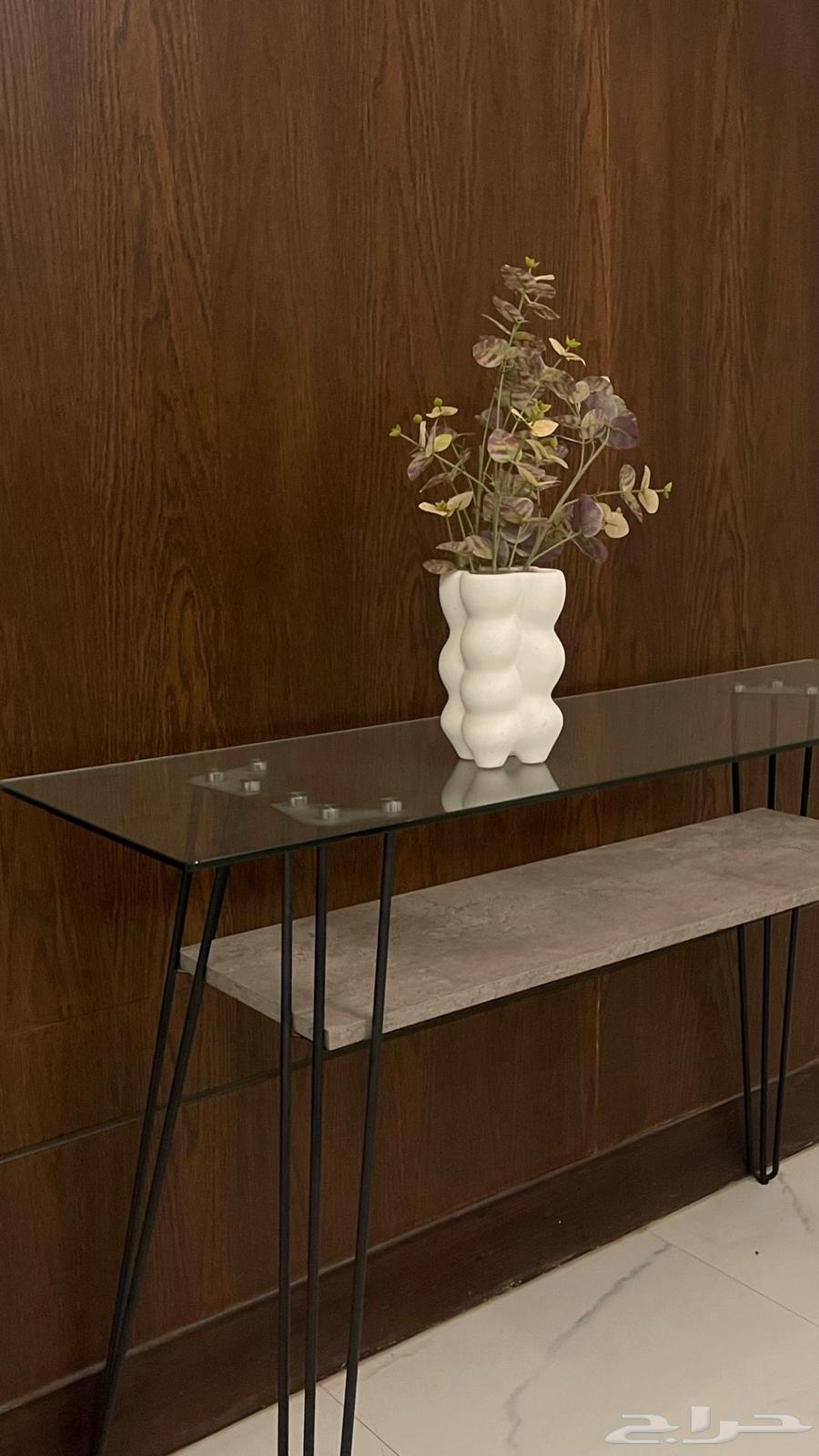 Marble table and vase64502029302145111