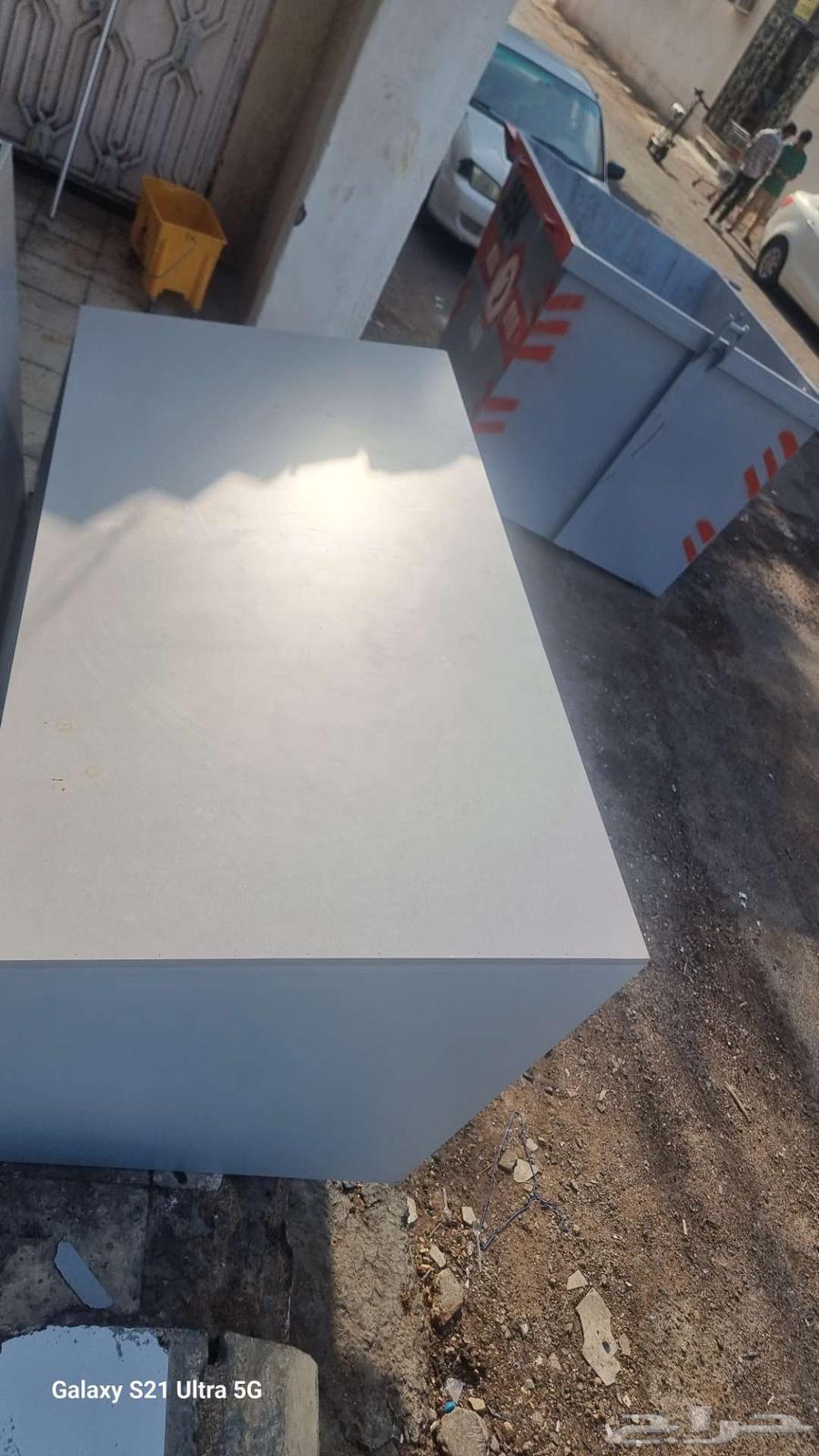 Tilted vegetable and date display tables for sale64496419812610110