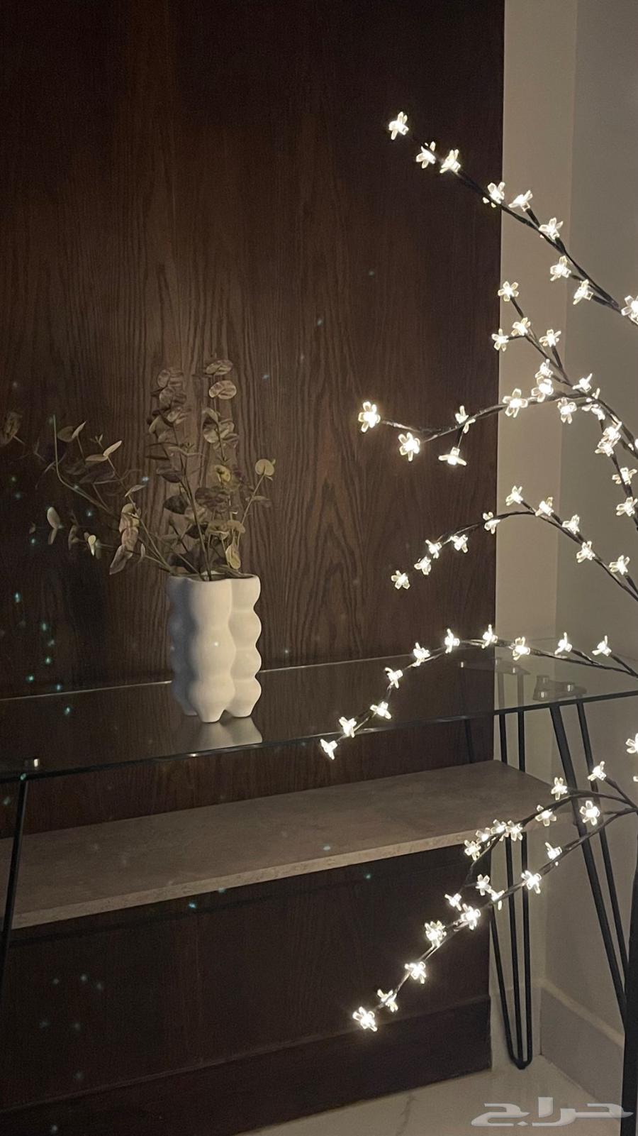 Marble table and vase64502029302145110