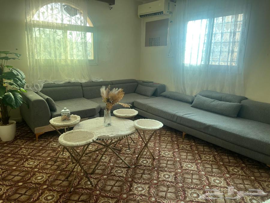 طقم كنب بحاله ممتازه مع الطاولات64498826053505110