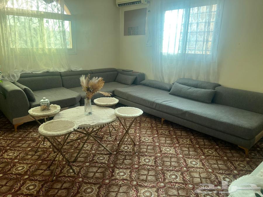 طقم كنب بحاله ممتازه مع الطاولات64498826053505112