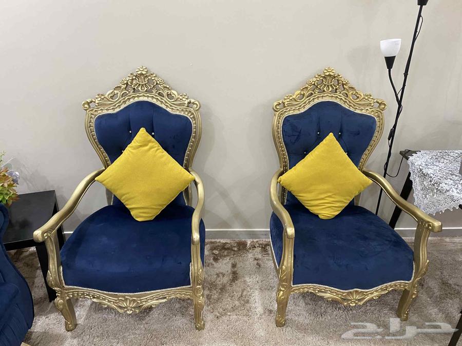 كنب ازرق حالته جيده64446000480769111