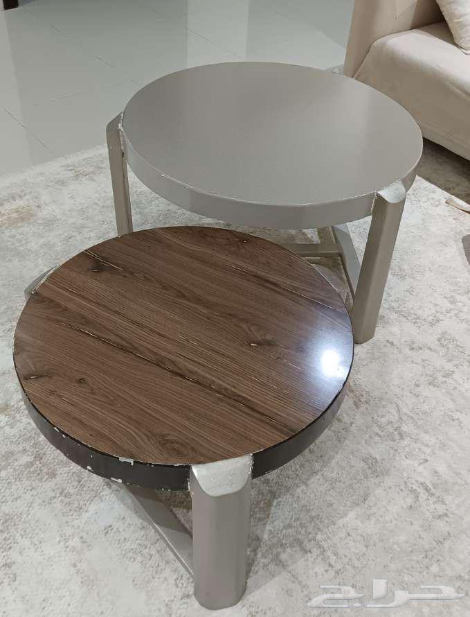 A serving table and also a cabinet approximately three meters long under the TV64505080111489112