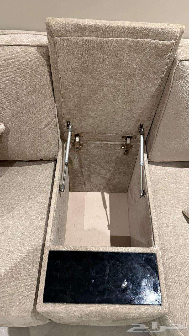 كنب مودرن كريمي غامق للبيع64505245403779113