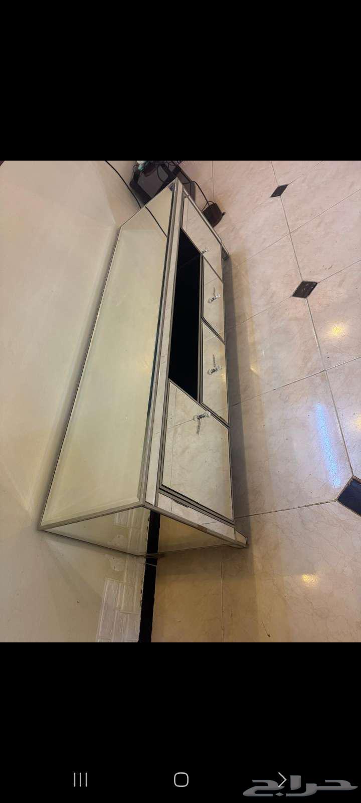 طاولة تلفزيون فخمه64506507280898112