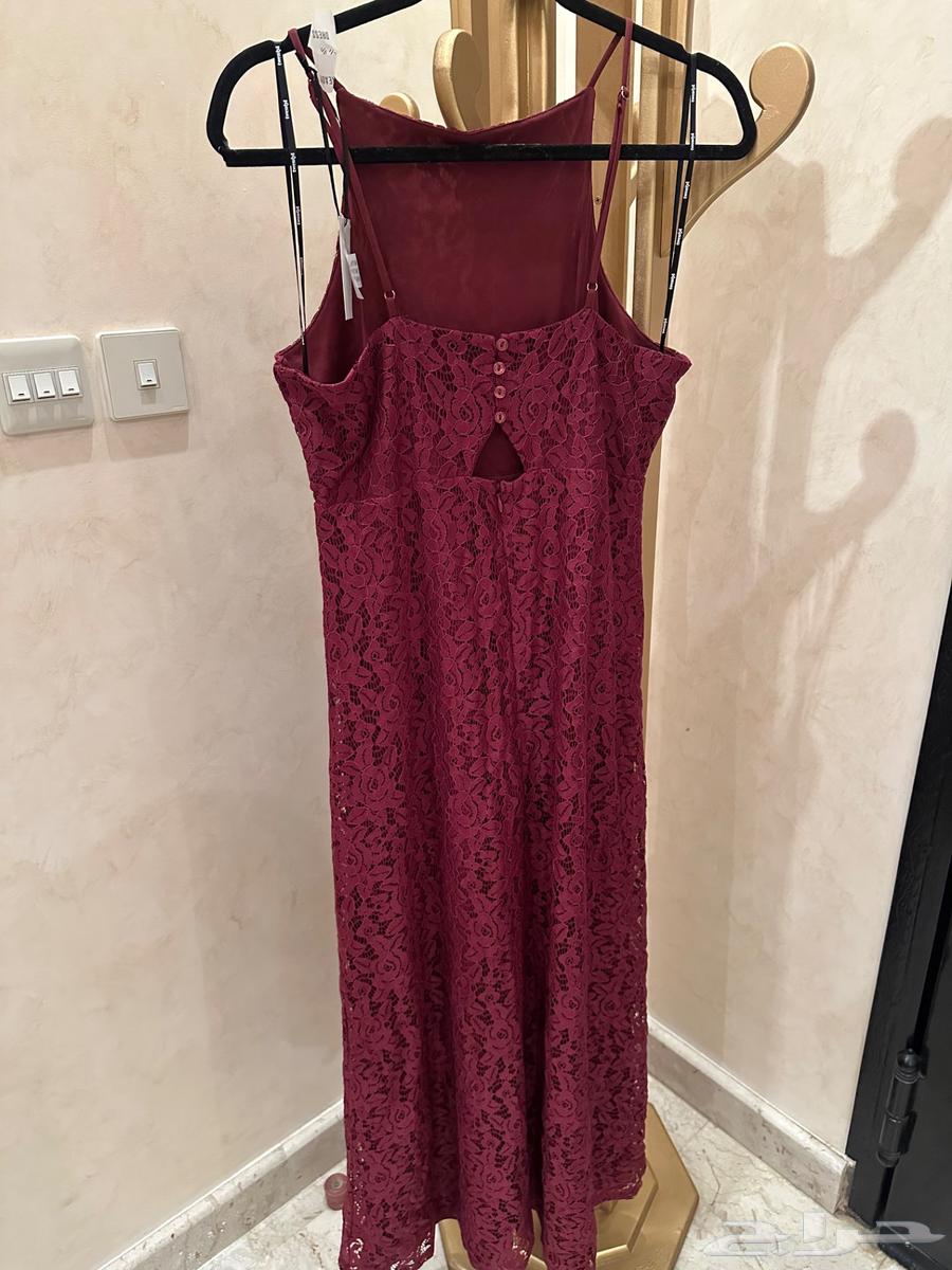 فستان جديد تماما  مقاس ميديم 12 دانتيل برغندي64511269479555112