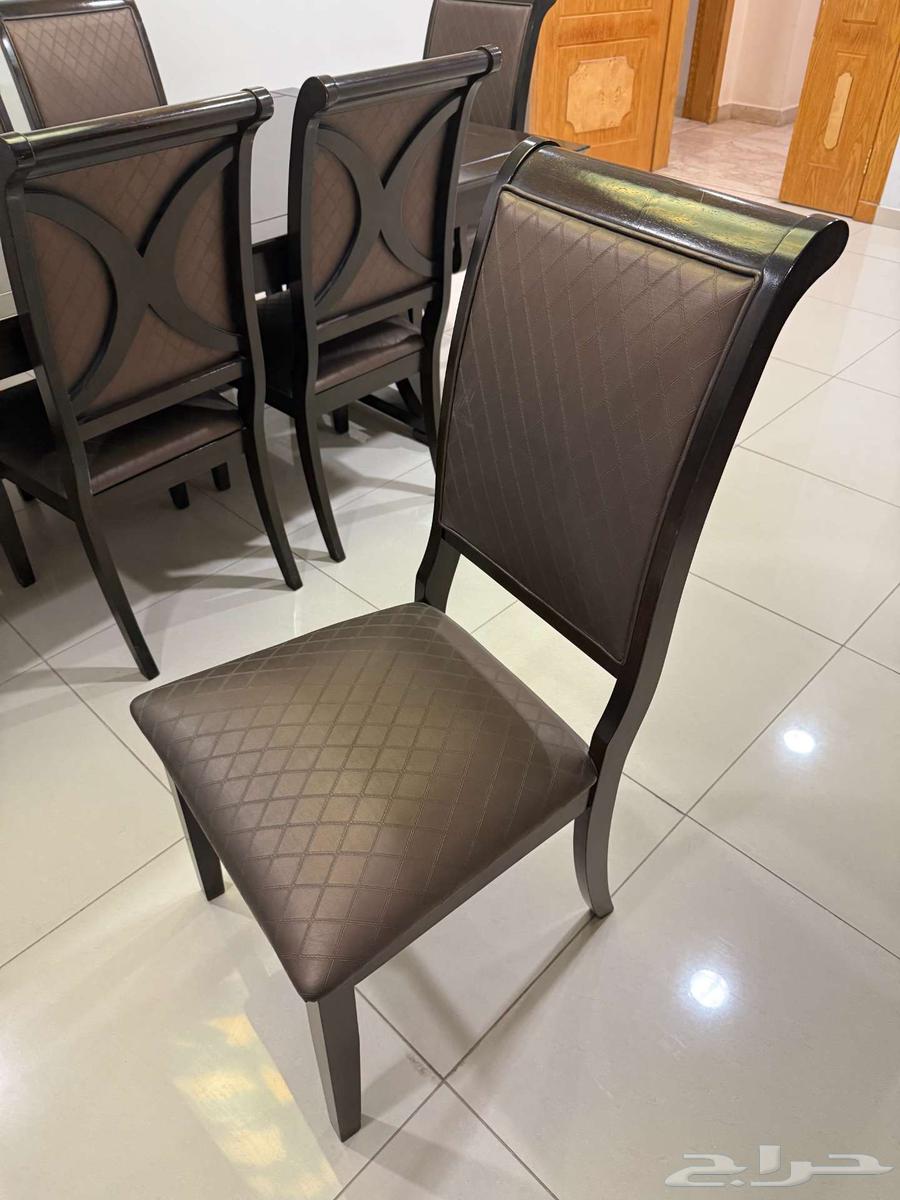 Dining table with 8 chairs64507151403265114