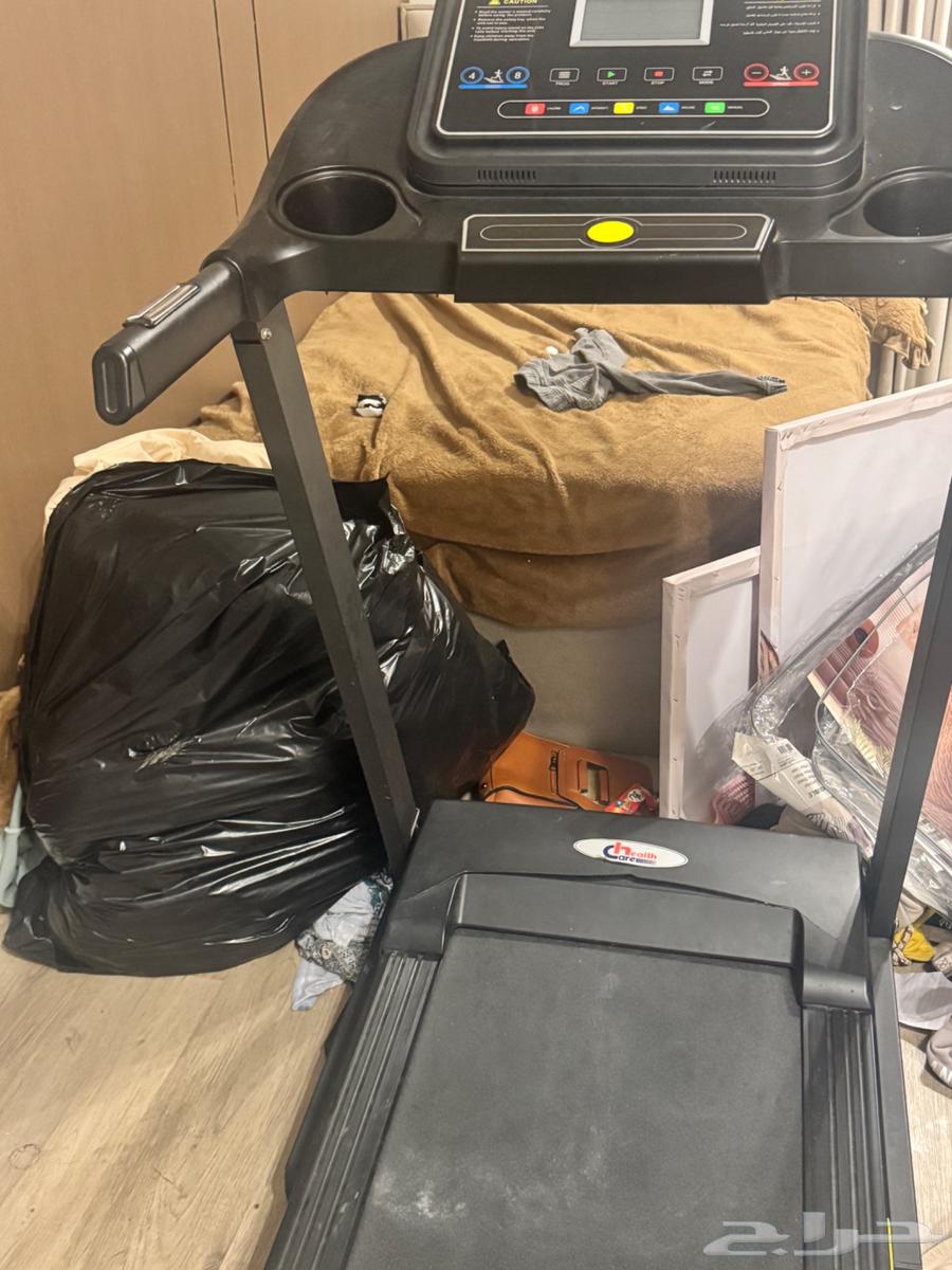 Vertical treadmill device64507332730882111