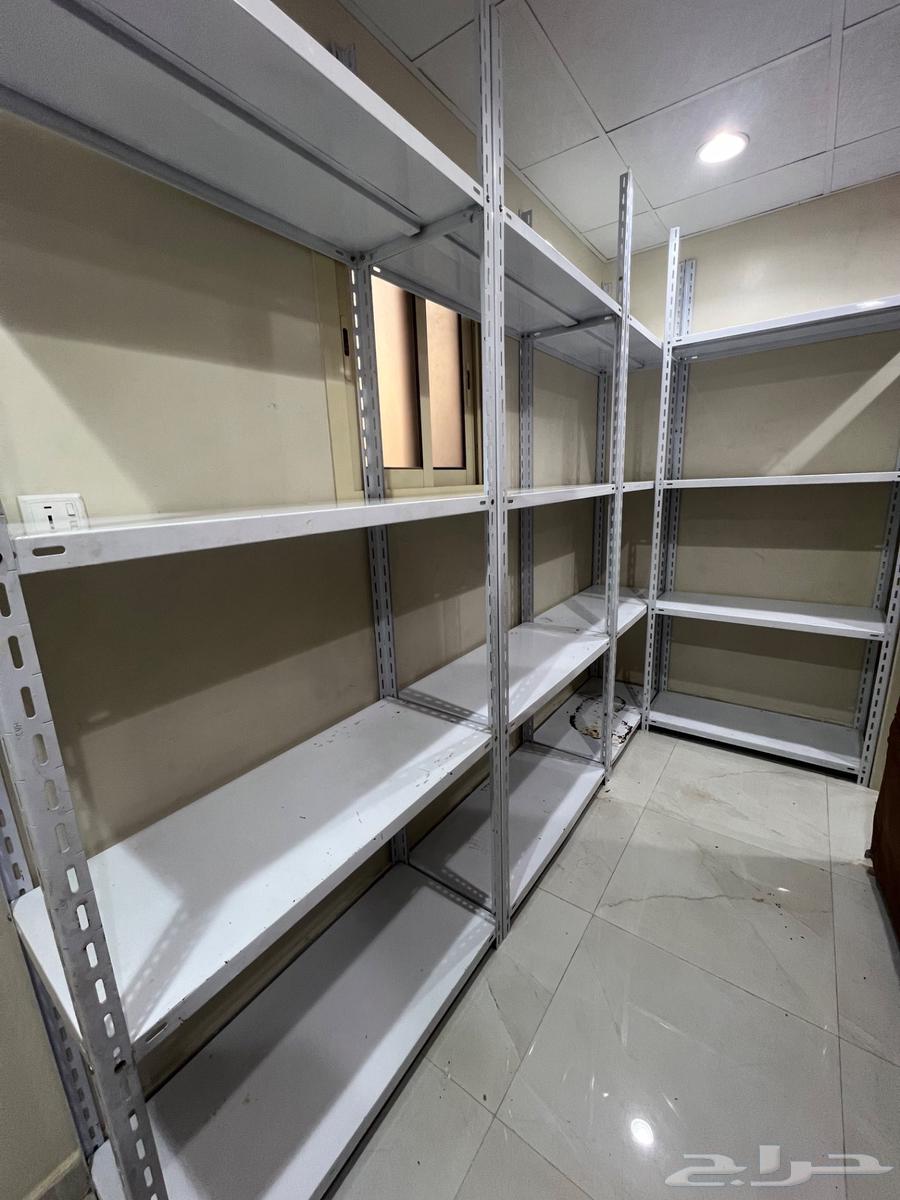 بيع رفوف تخزين حديدية مستعملة   حالة ممتازة64507682097027112