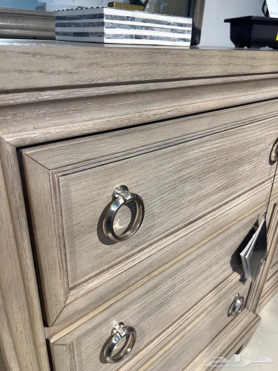 A new bedroom set from Raqeeb64508845514498113