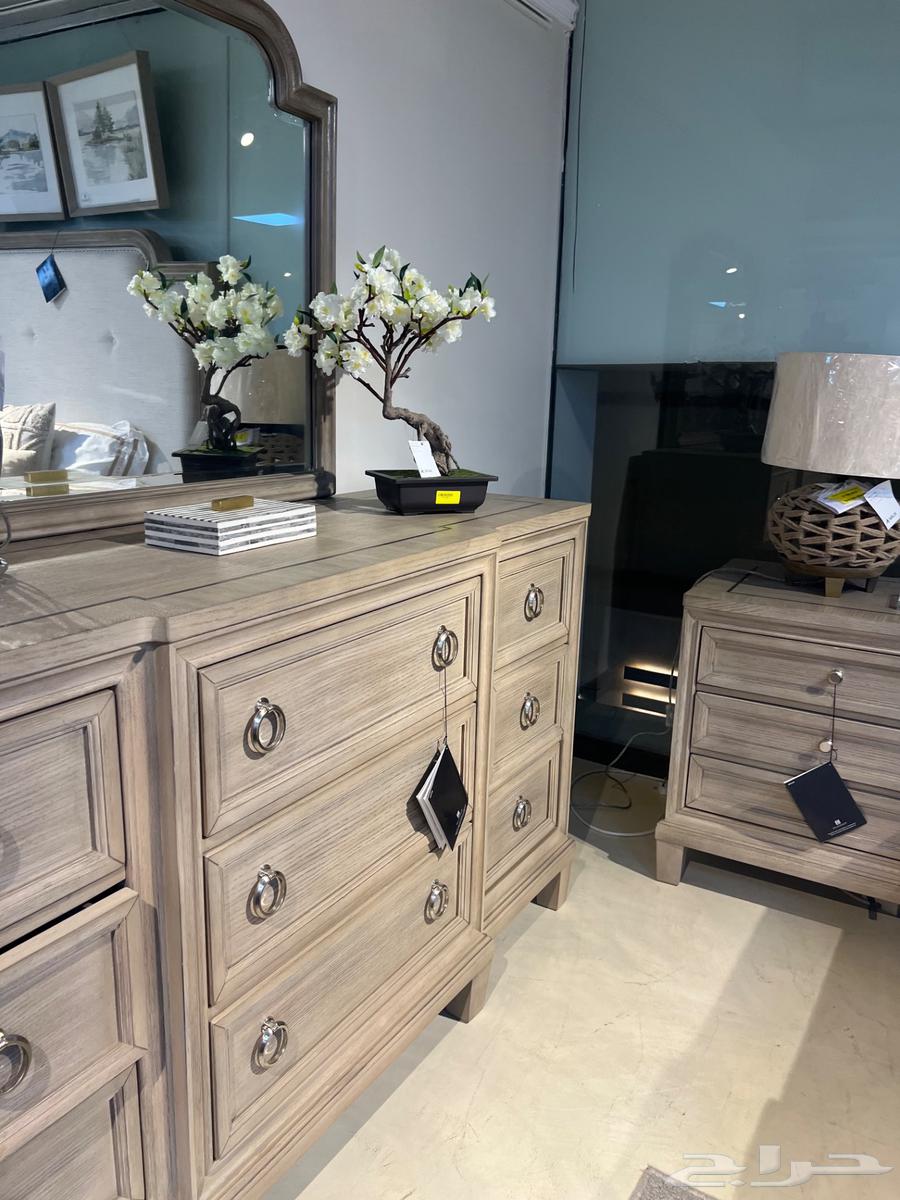 A new bedroom set from Raqeeb64508845514498112