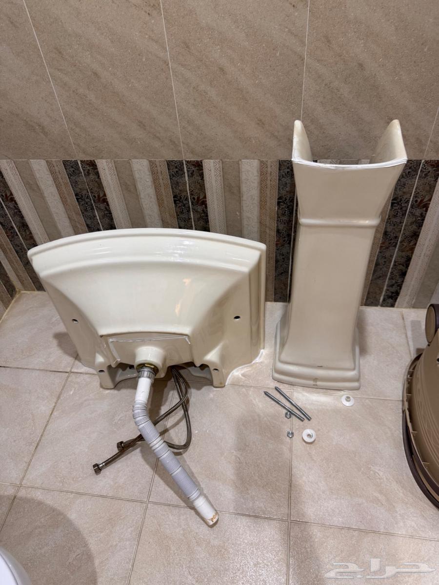 Two-hand washing machine with mirror64510225267713110