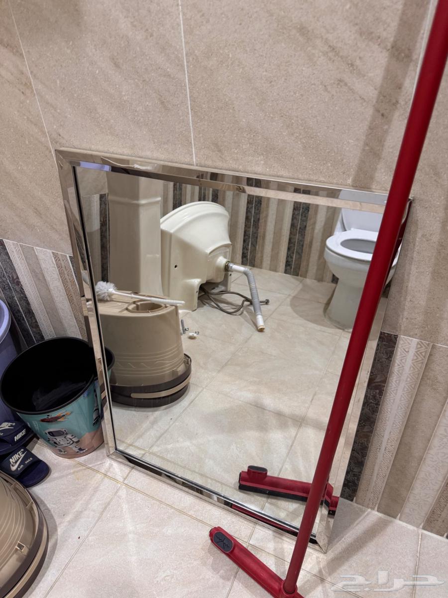 Two-hand washing machine with mirror64510225267713111