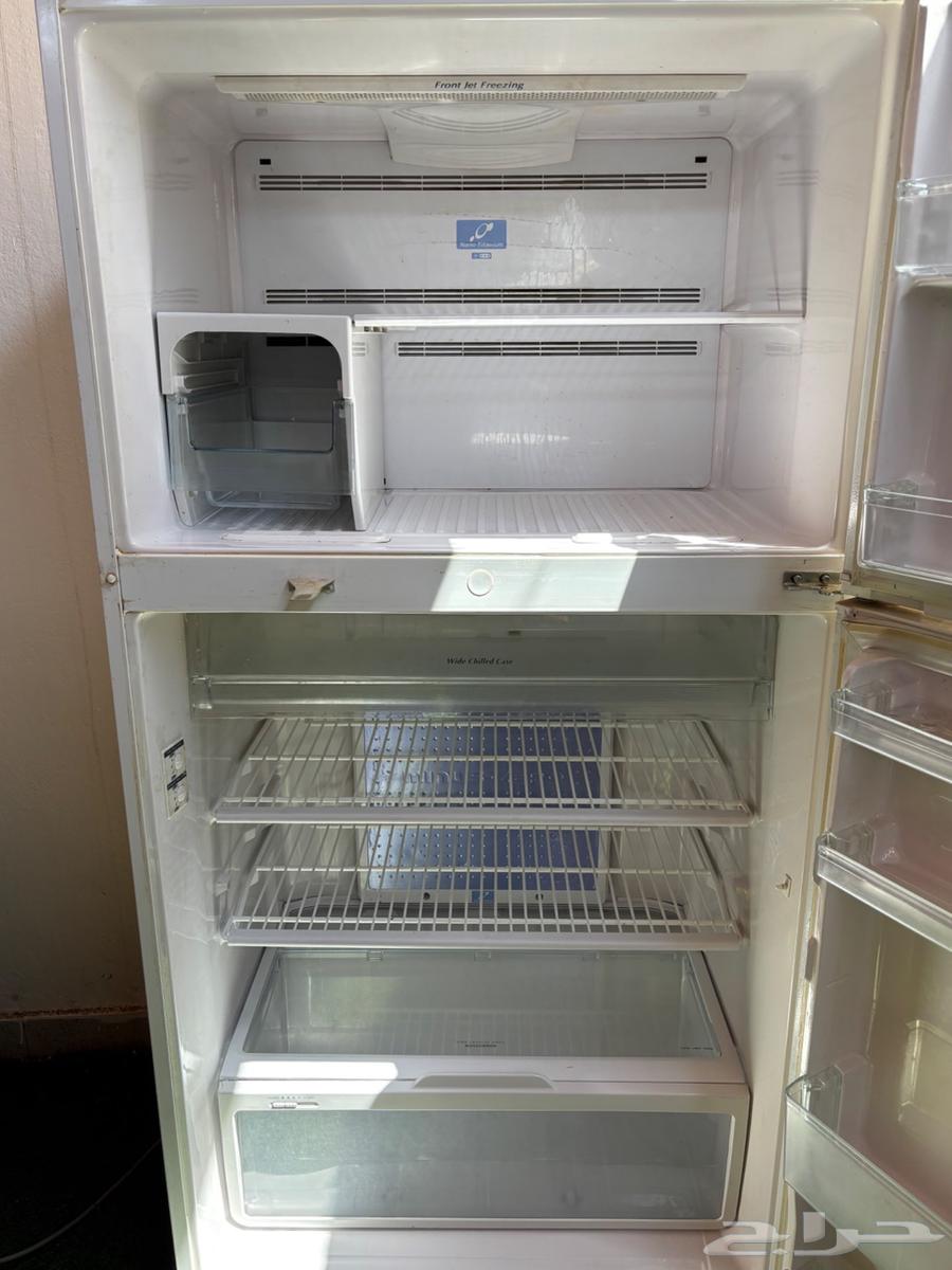ثلاجه وفريزر هيتاشي نظيفة جدا  خالية من العيوب64505710654467112