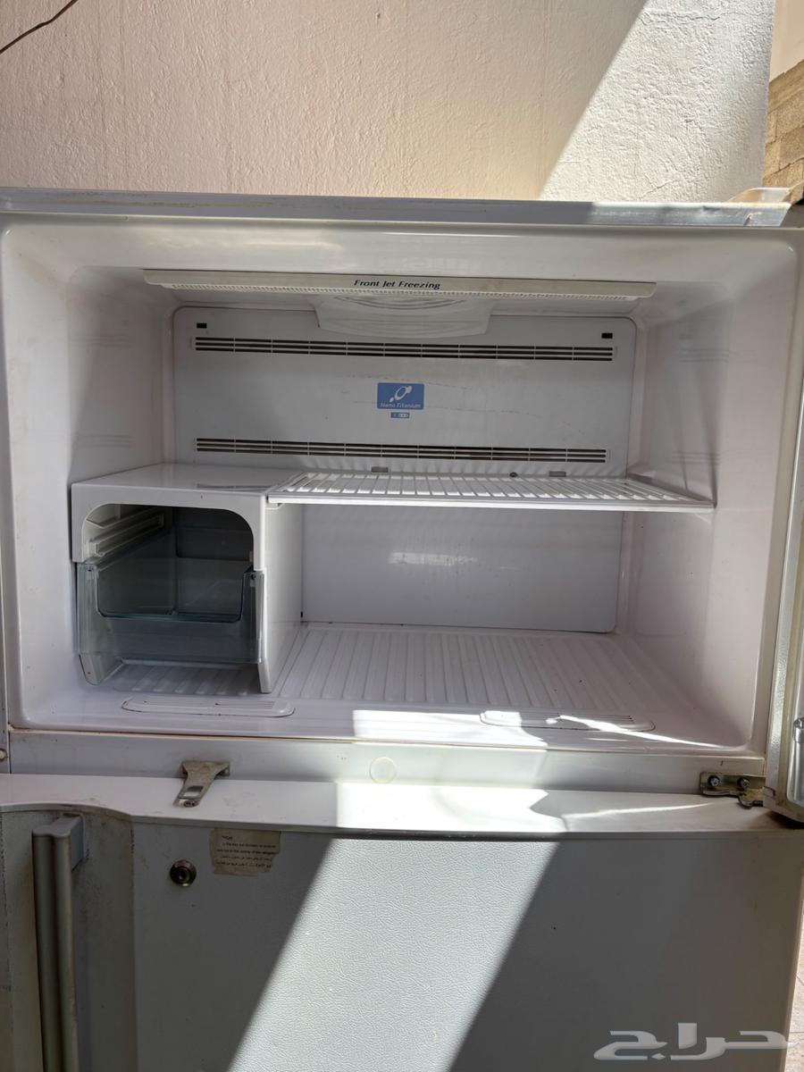 ثلاجه وفريزر هيتاشي نظيفة جدا  خالية من العيوب64505710654467114