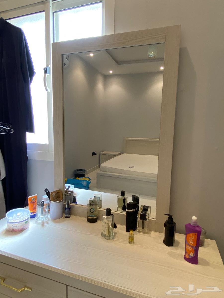 غرفة نوم بحالة جيدة جدا64505412043523111