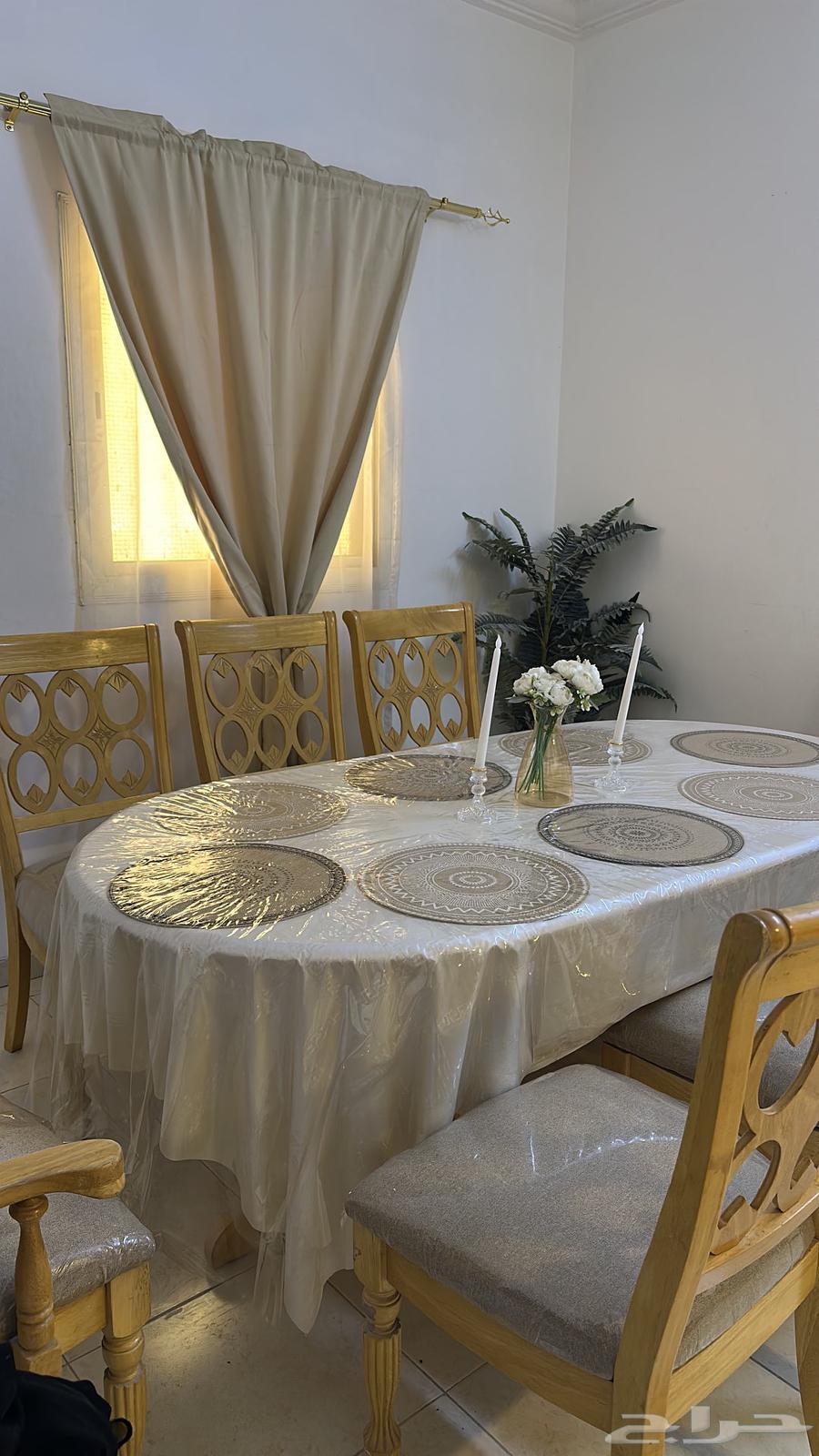 طاولة طعام للبيع64503650972035110