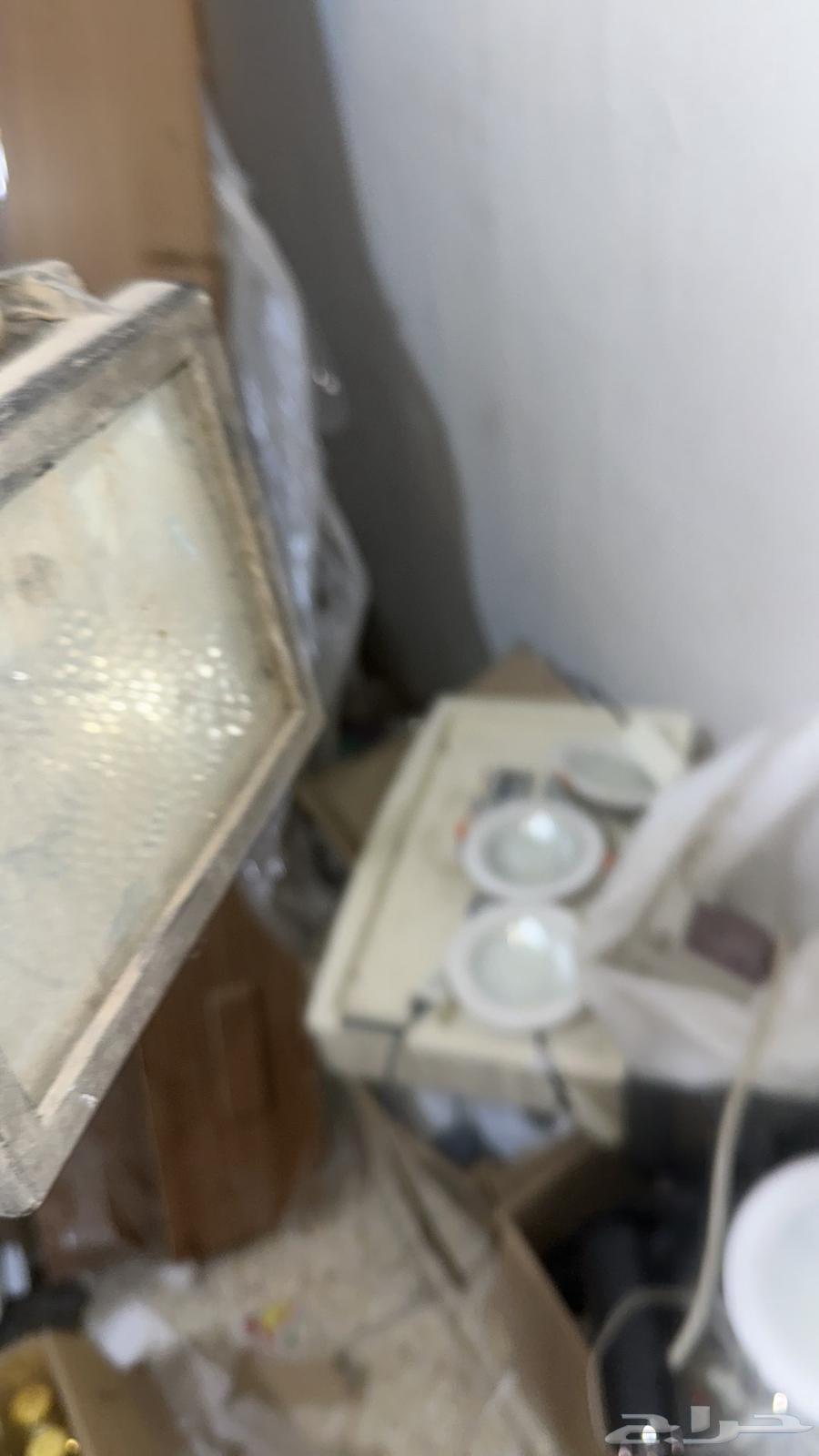 3 rooms of goods, spotlights, cameras, and wood64508159135747110