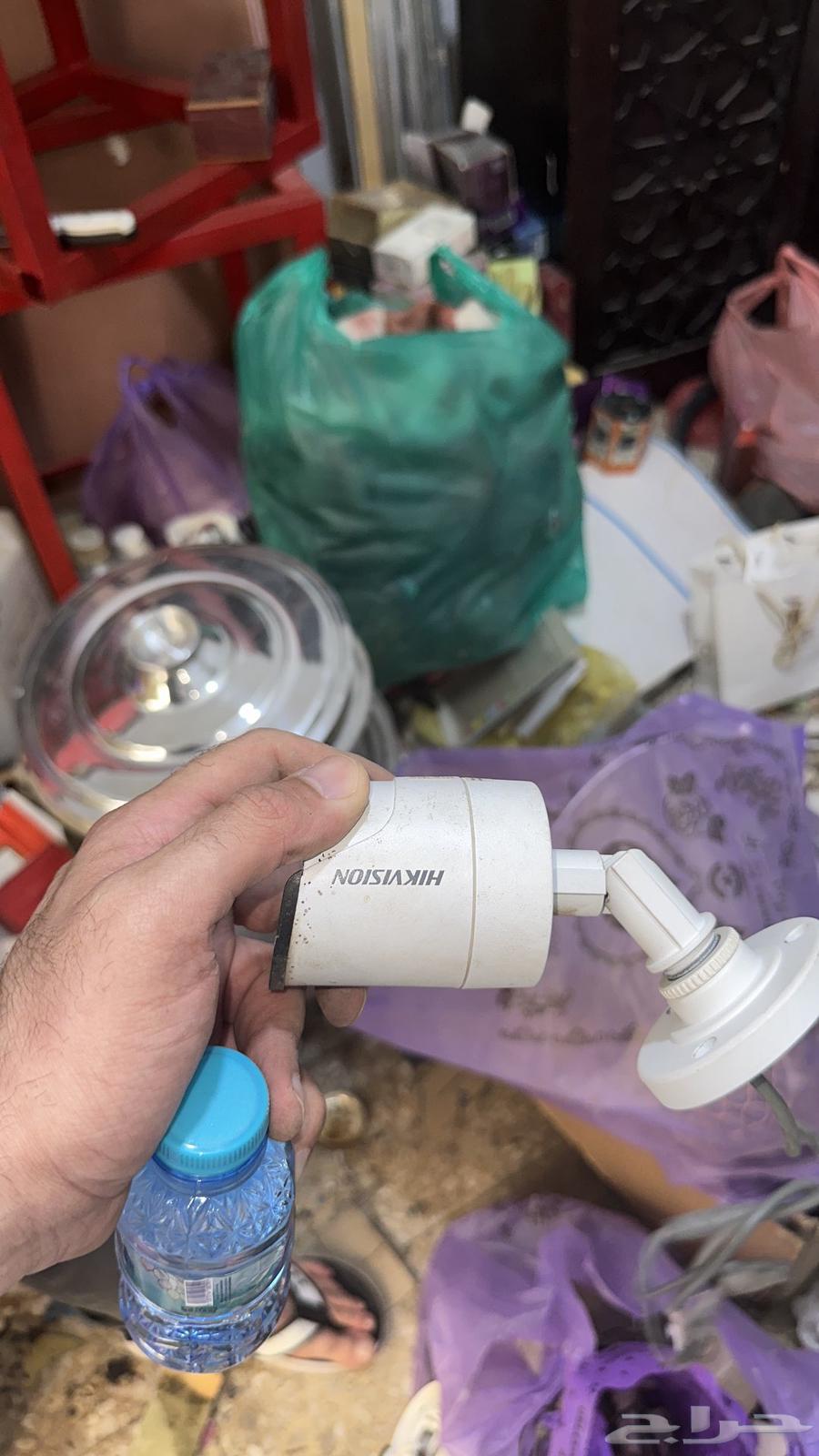 3 rooms of goods, spotlights, cameras, and wood64508159135747114