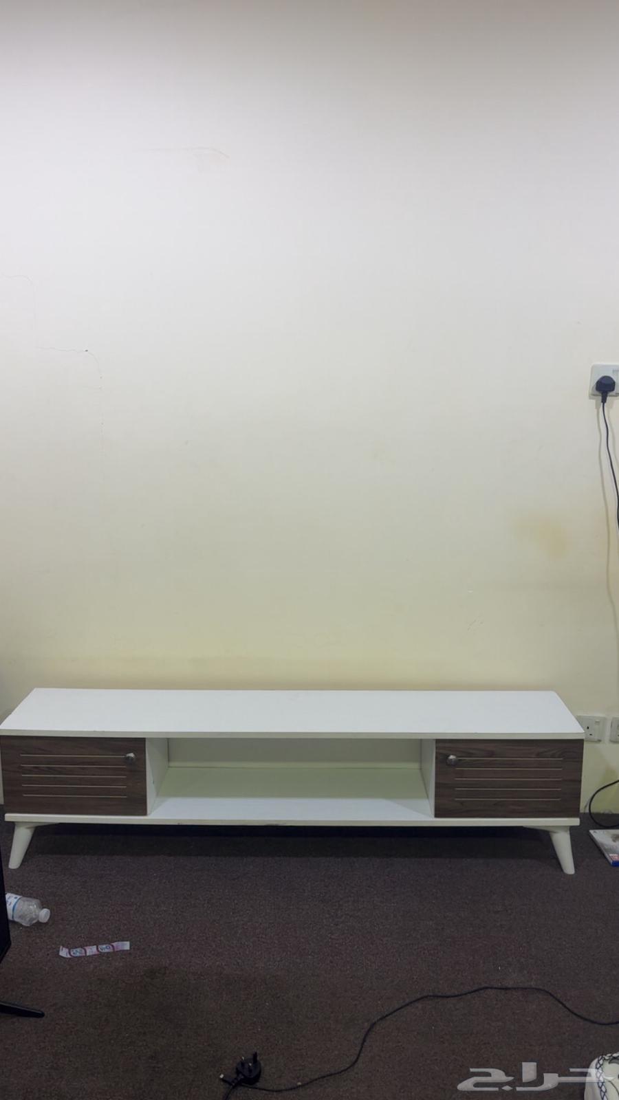 طاولة تلفزيون64505384367619110