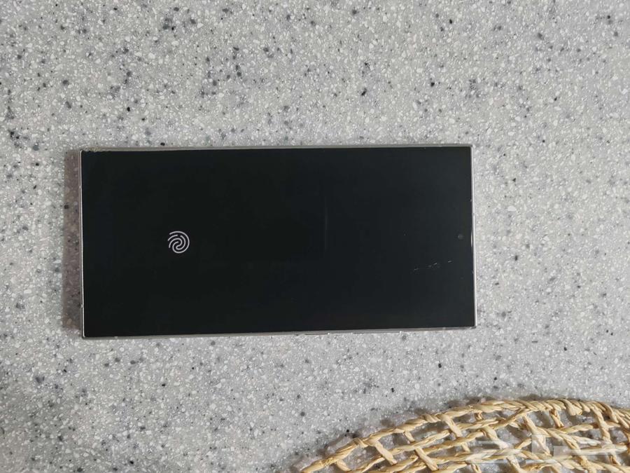 سامسونج اس 24 الترا تيتانيوم مستخدم نظيف مع حمايه خلفيه64507963394049111