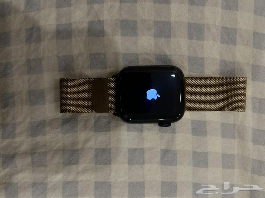 ساعة ابل جديدة غير مستخدمة للبيع المستعجل64505011485058110