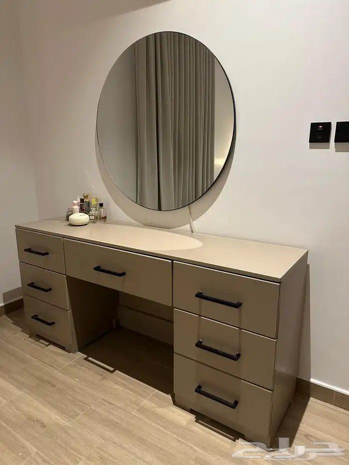 للبيع غرفة نوم شبه جديده64518450988419114