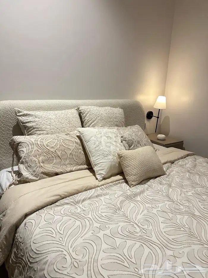 للبيع غرفة نوم شبه جديده64518450988419110