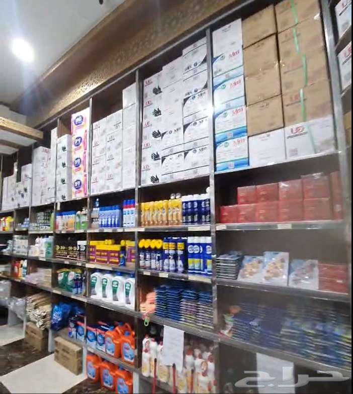 للبيع رفوف خشب بحالة جيدة جدا- طول1 متر- عرض 30سم64512065043331110