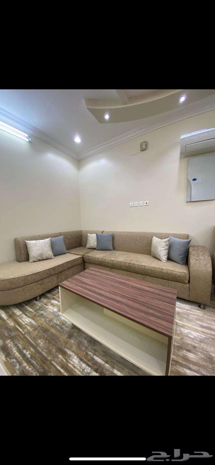 Clean L-shaped sofa64515332706433110