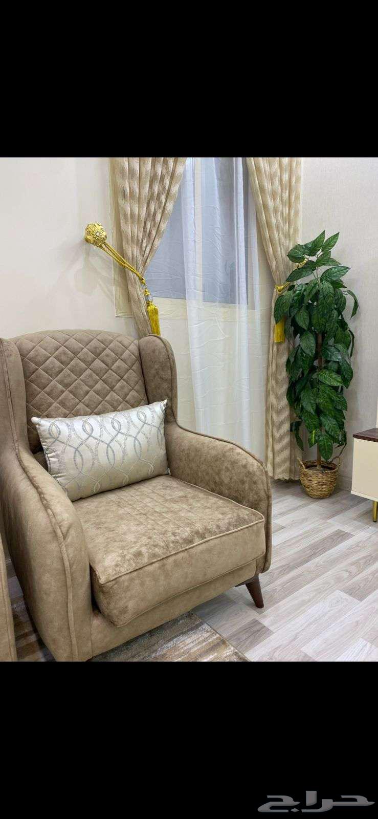 Clean L-shaped sofa64515332706433113