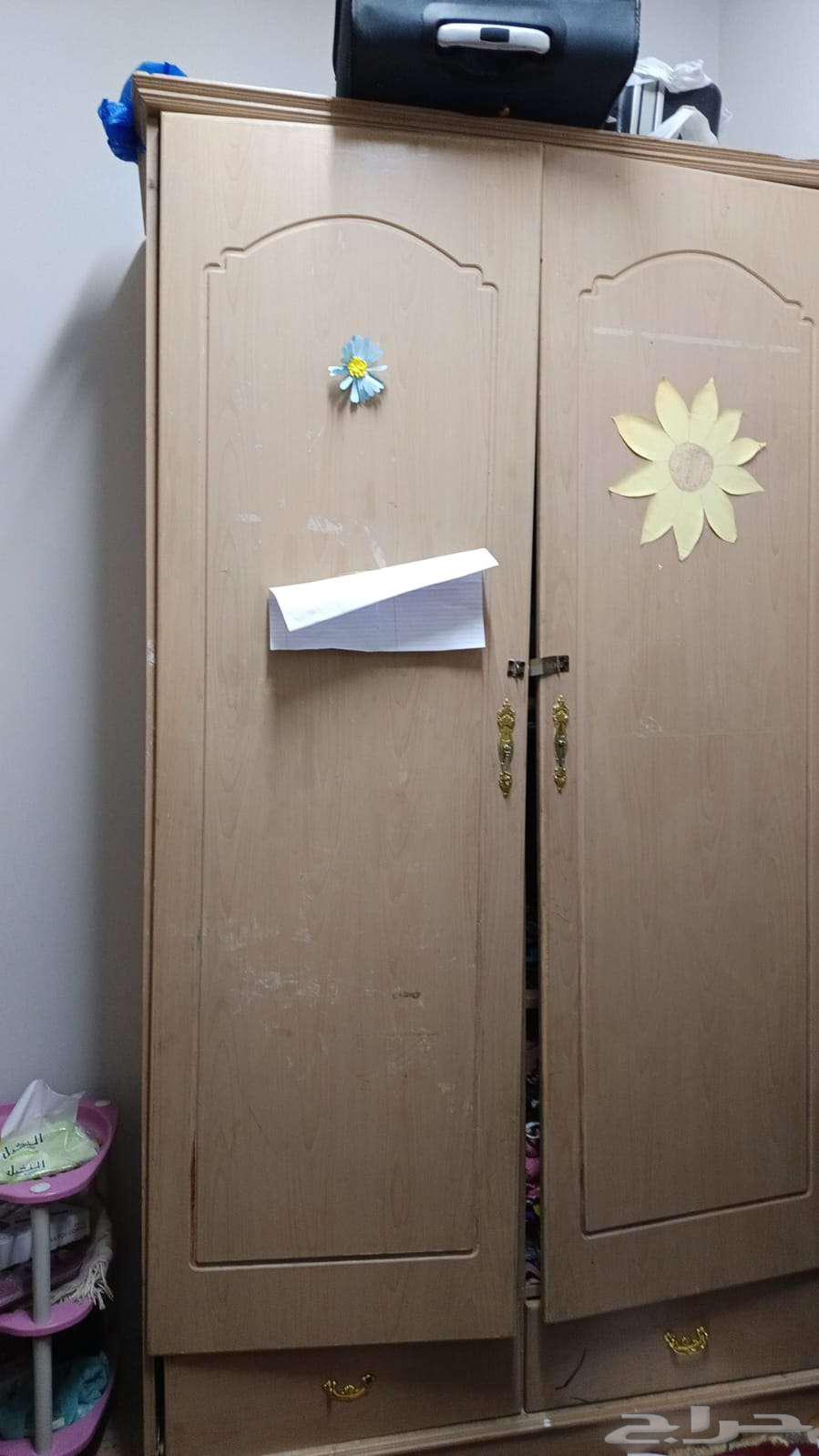 2 كنبة و1 خزانة64517832763393112