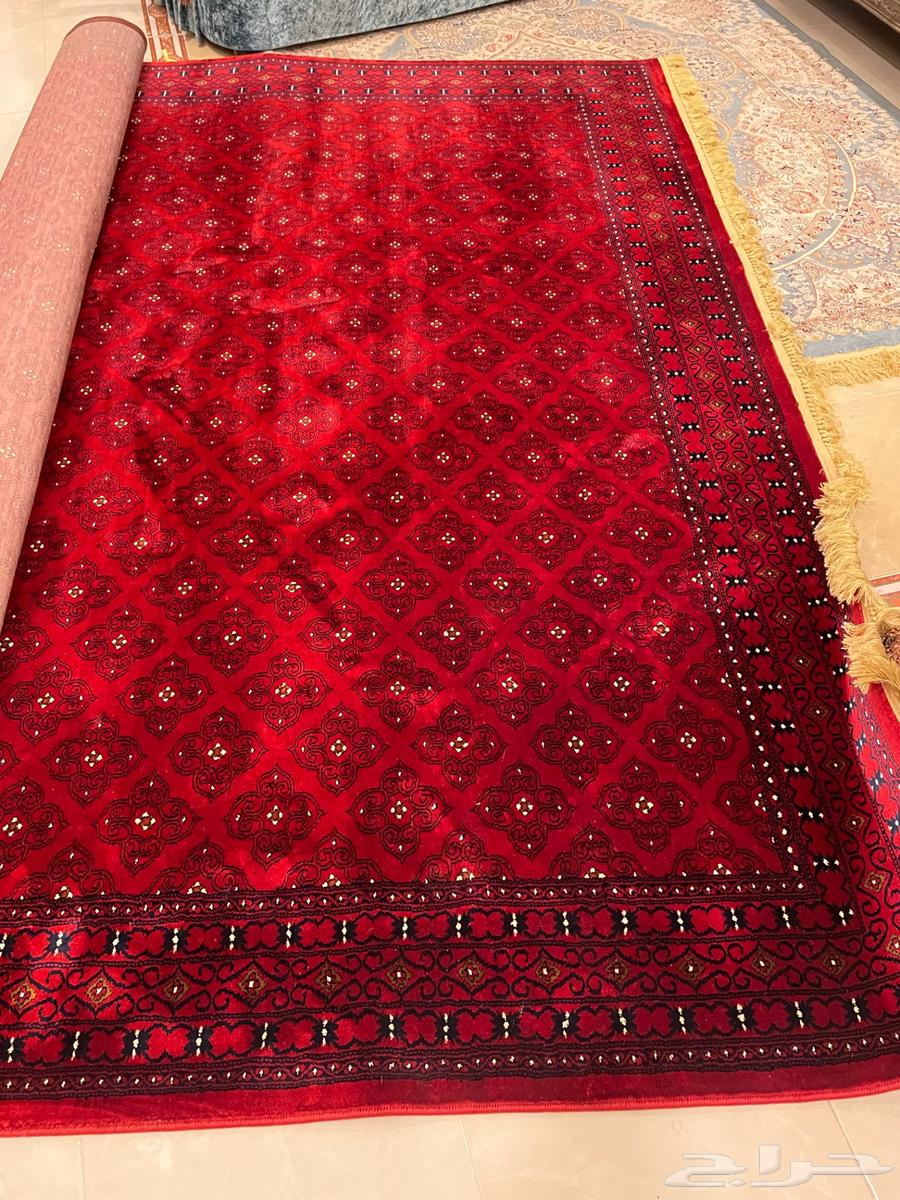 للبيع سجاد احمر نظييف جدا64511745370370110