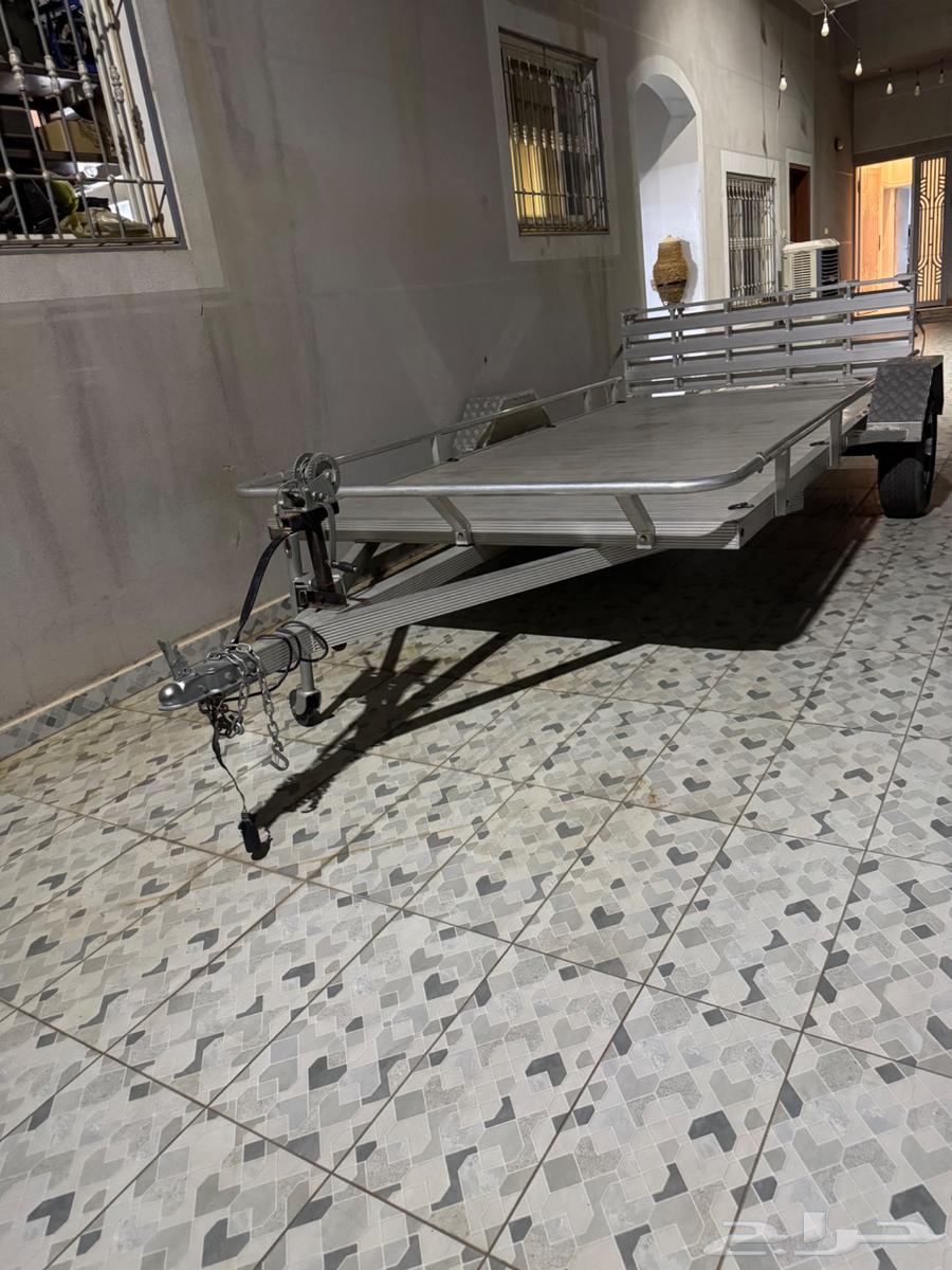 مقطورة ألمنيوم64517547289090112