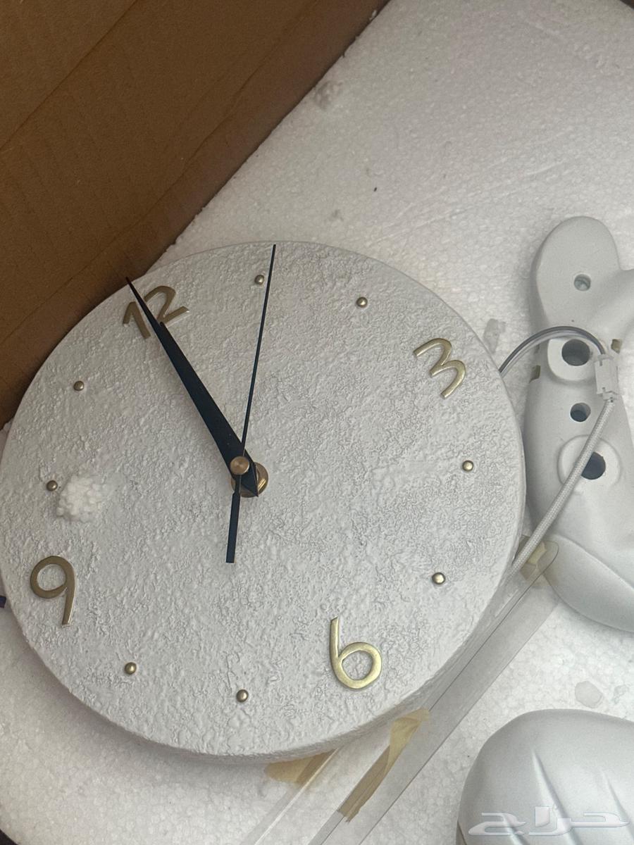 A beautiful wall clock64517619273218110