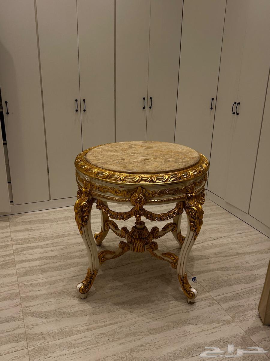 طاولتين وكموندينيه كلاسيكي64517761218817110