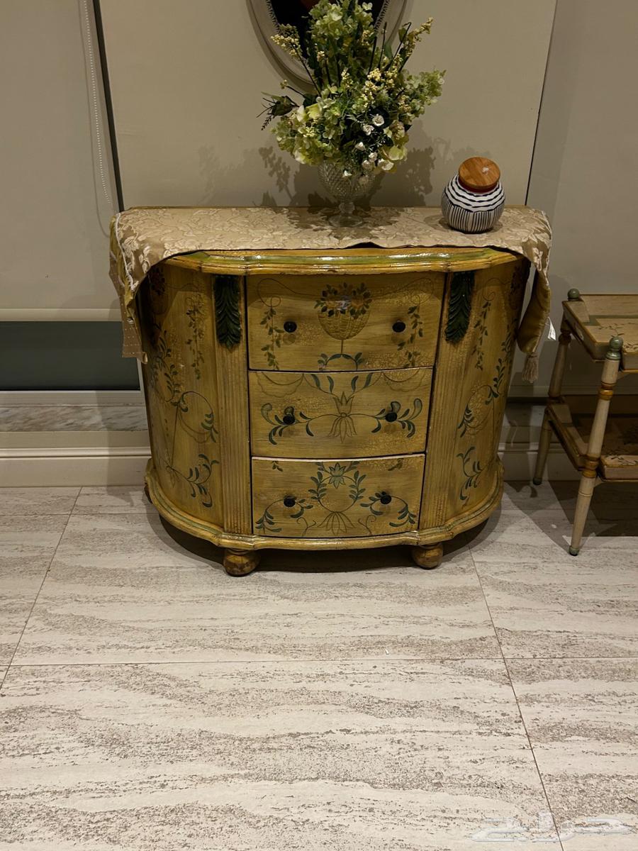 طاولتين وكموندينيه كلاسيكي64517761218817111