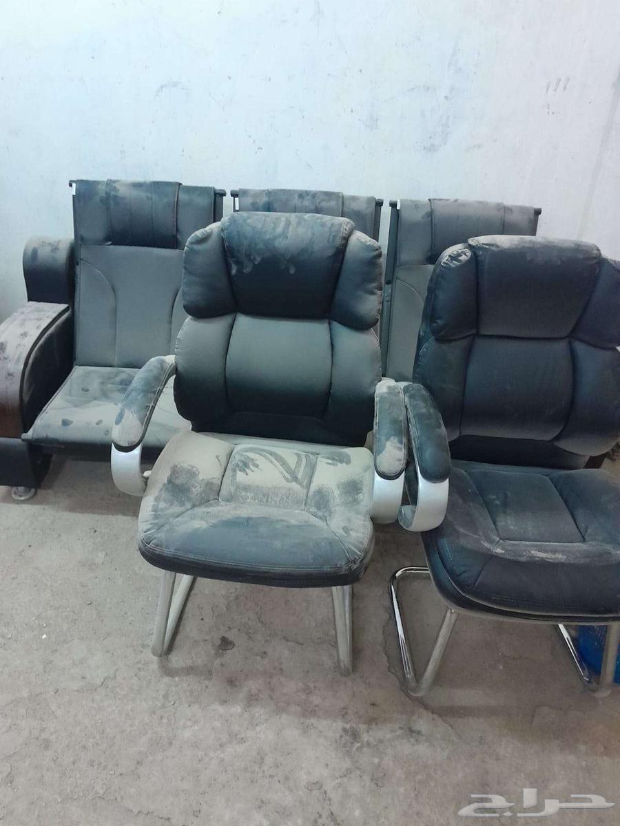 Base for sale more than 30 chairs and other items desks and tables64512790394627112
