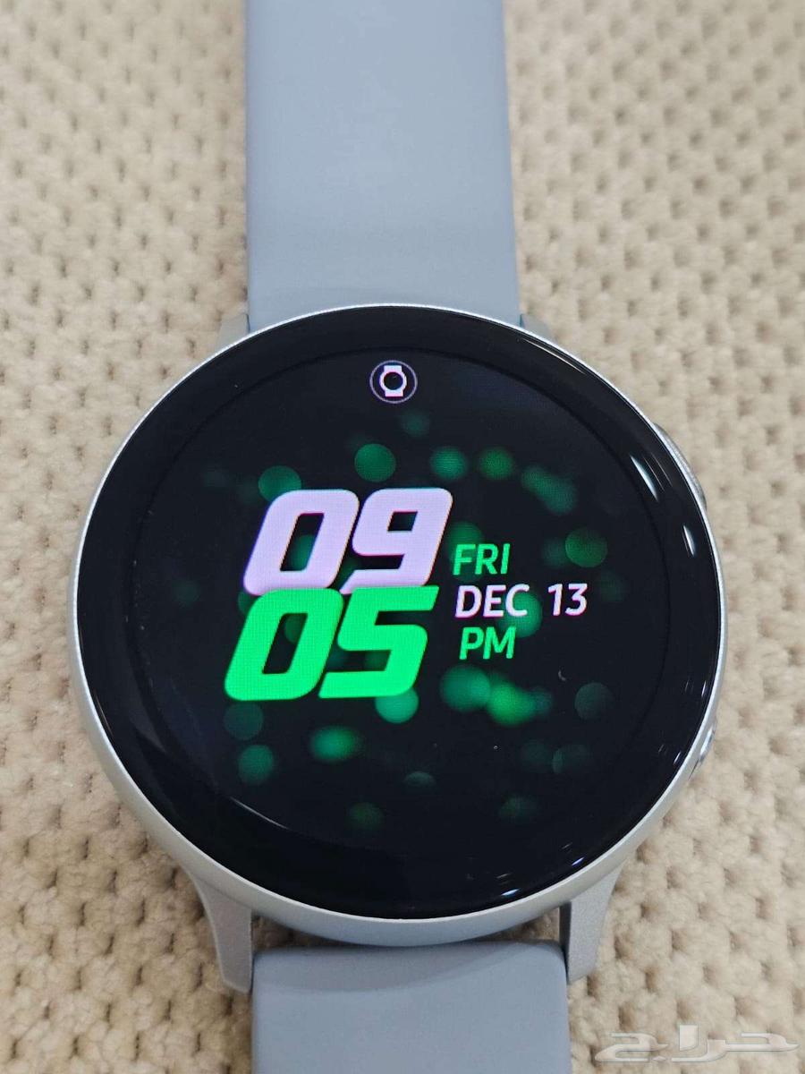الساعة سامسونج ذكي. 44 ملي. شبه جديدة64512818599298112