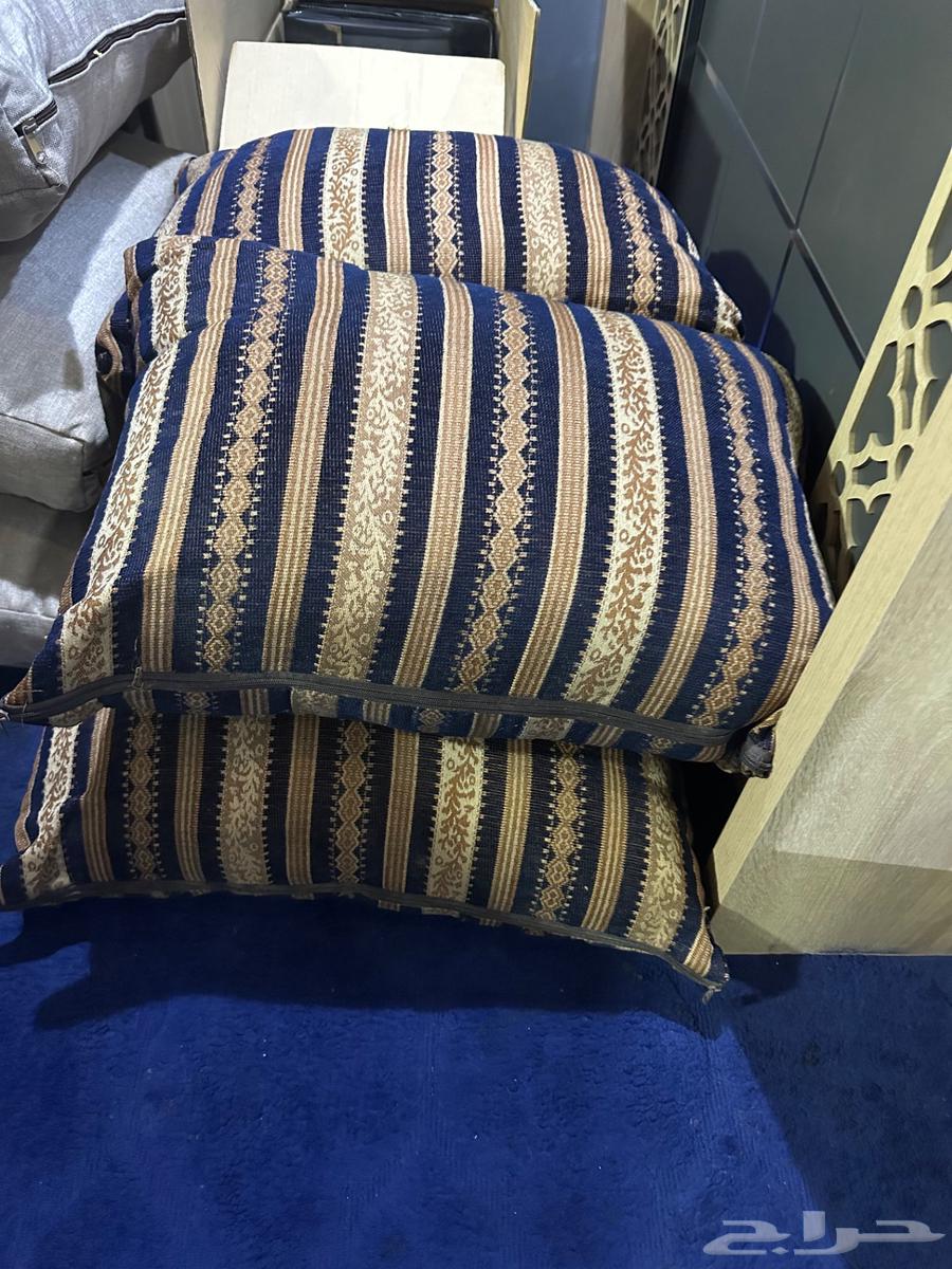 Floor seating cushions and backrests64516539598338110