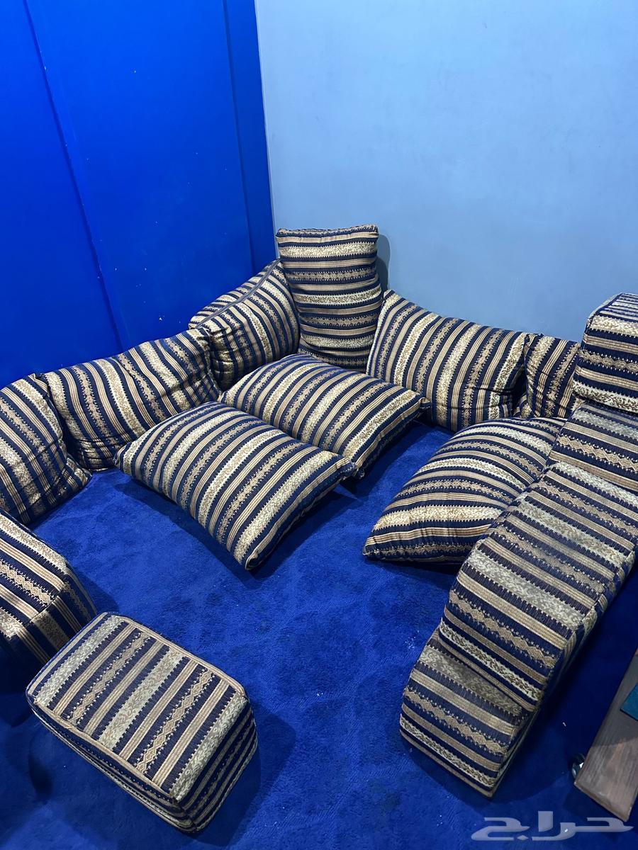 Floor seating cushions and backrests64516539598338112