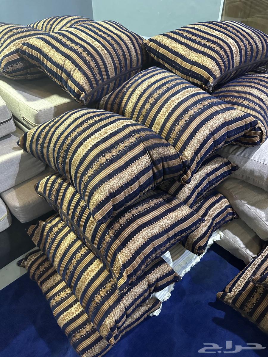 Floor seating cushions and backrests64516539598338113