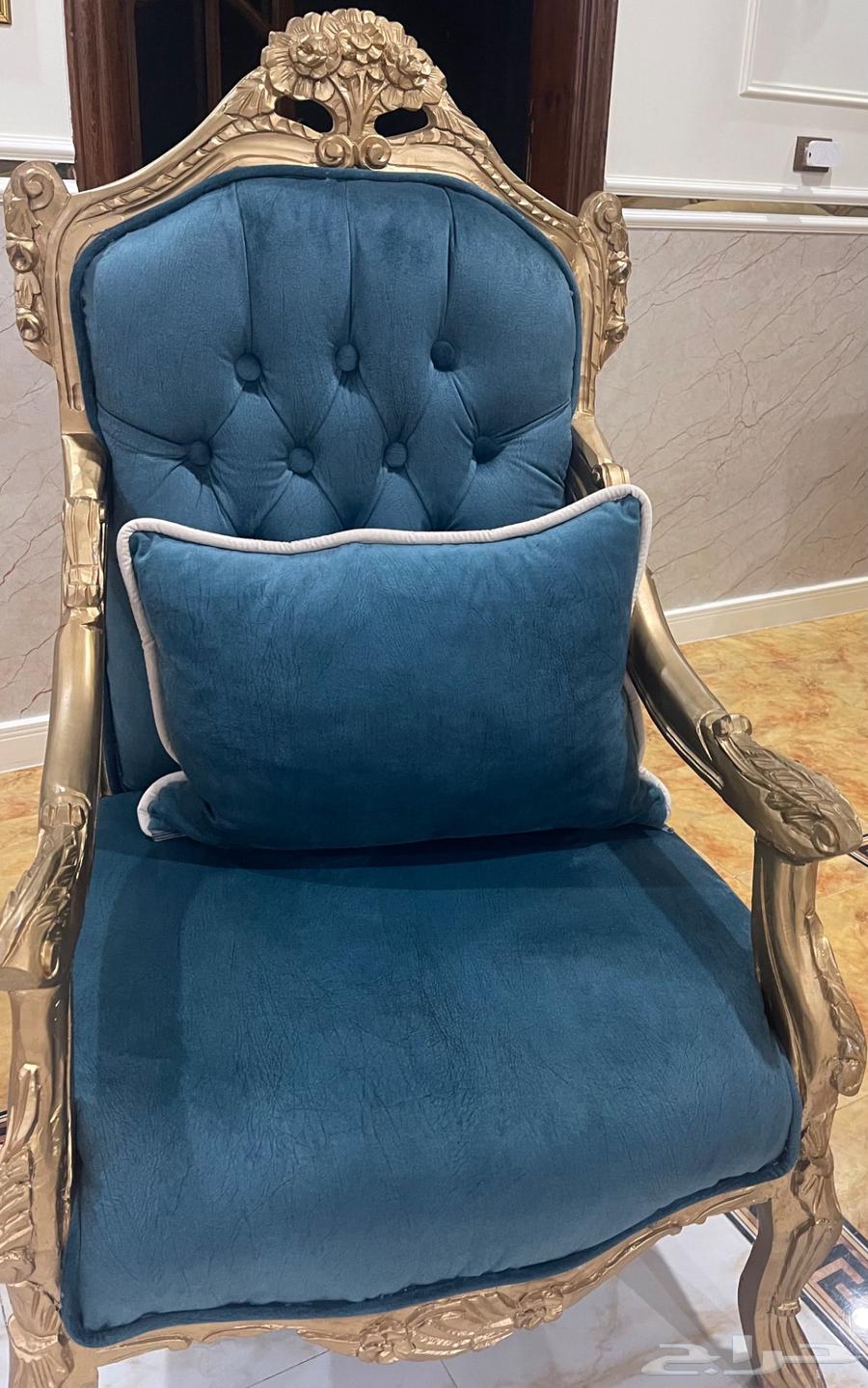 كنب في حالة ممتازة يتسع ل 15 نفر64516016927747114