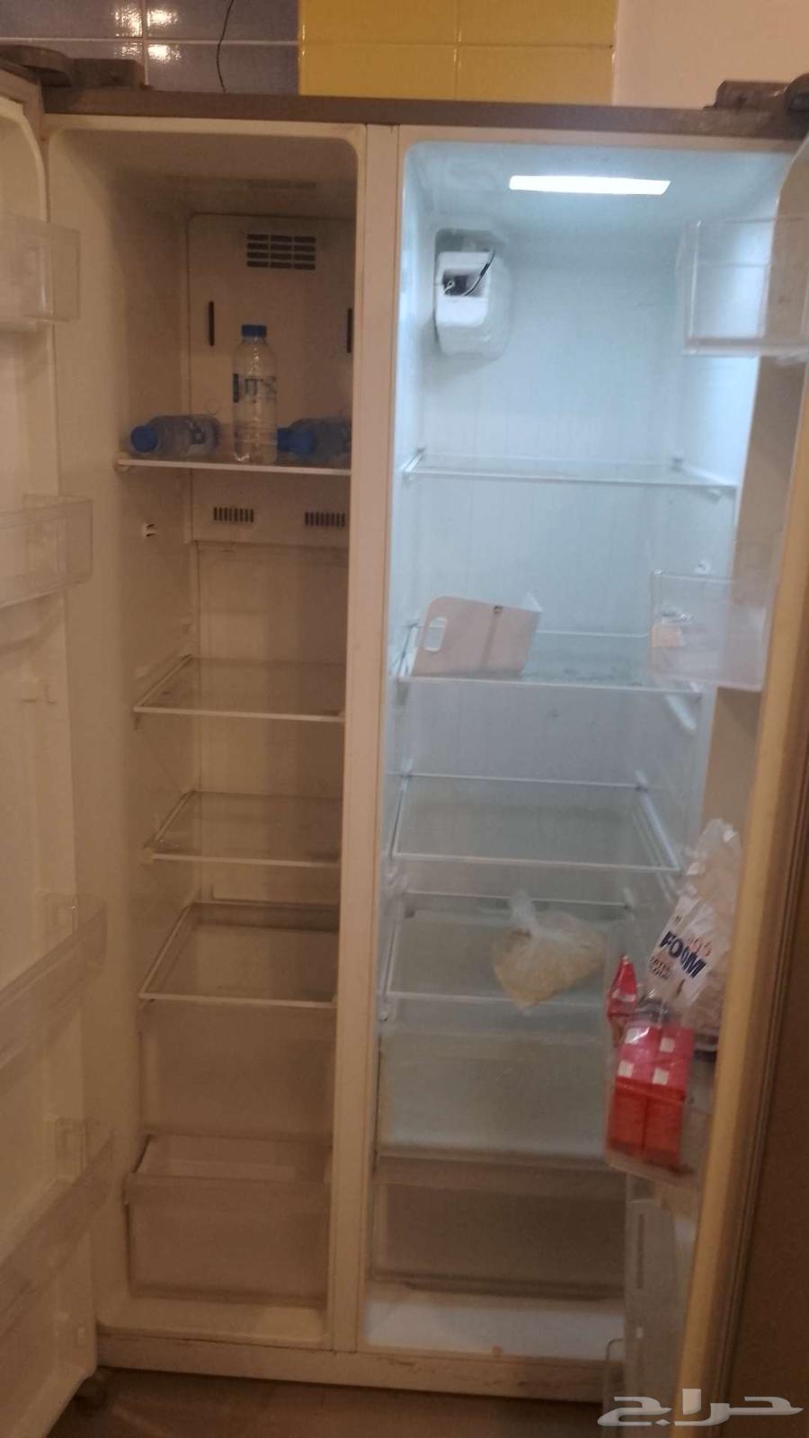 يوجد ثلاجه كبيره للبيع فقط64511506698370111
