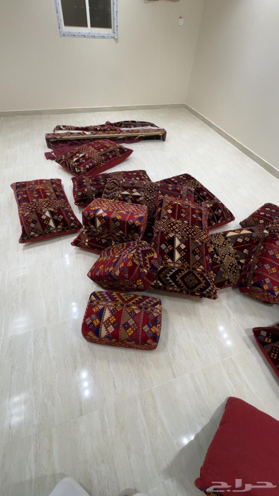 طقم مجلس شعبي شرط نظيف جدا  12مسند و 4 مراكي64512776622082111